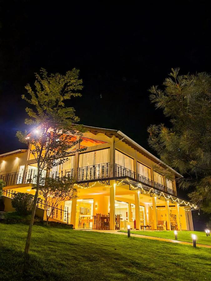 Pousada Fazenda Peroba Rosa Pedregulho Exterior photo